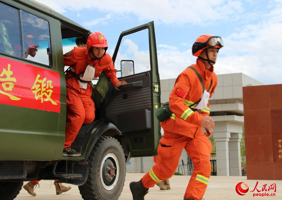 武警昆明市森林支队进行整建制战备拉动