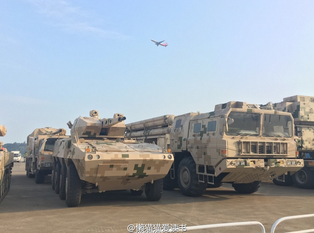 軍工企業將他們的當家產品各種地面武裝裝備運到了珠海航展，進行展示。