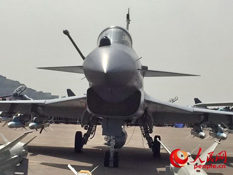 殲-10B飛機首次公開亮相中國航展。