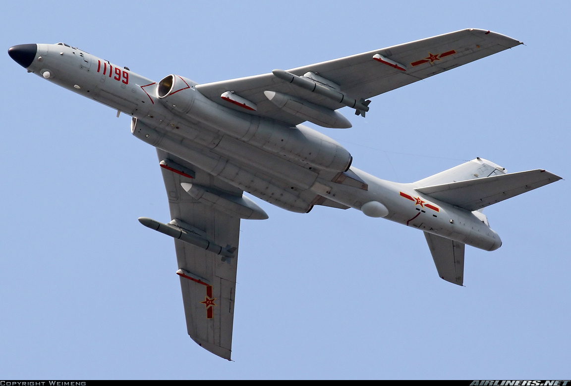 轟6K是中國自行研制的戰略轟炸機，擁有6個機翼挂架，可以挂載多種導彈和制導炸彈。
