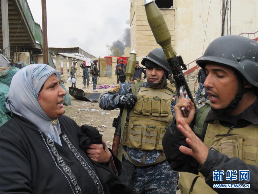 數百摩蘇爾平民從“伊斯蘭國”武裝分子控制區撤離【4】
