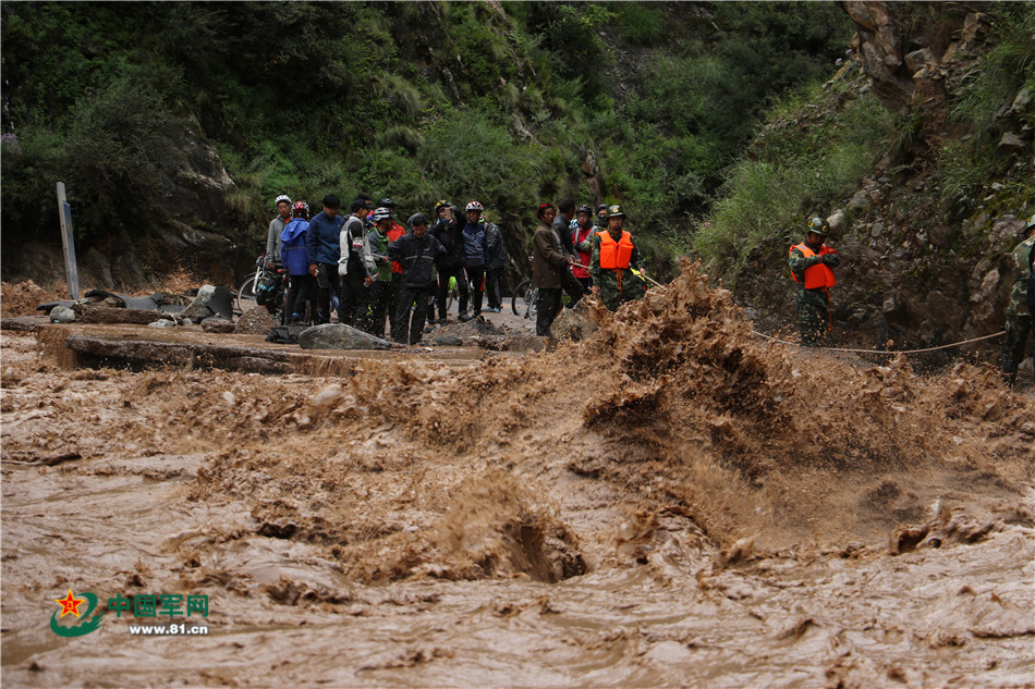 2016年7月，川藏公路海通溝段發生嚴重山洪水毀災害。
