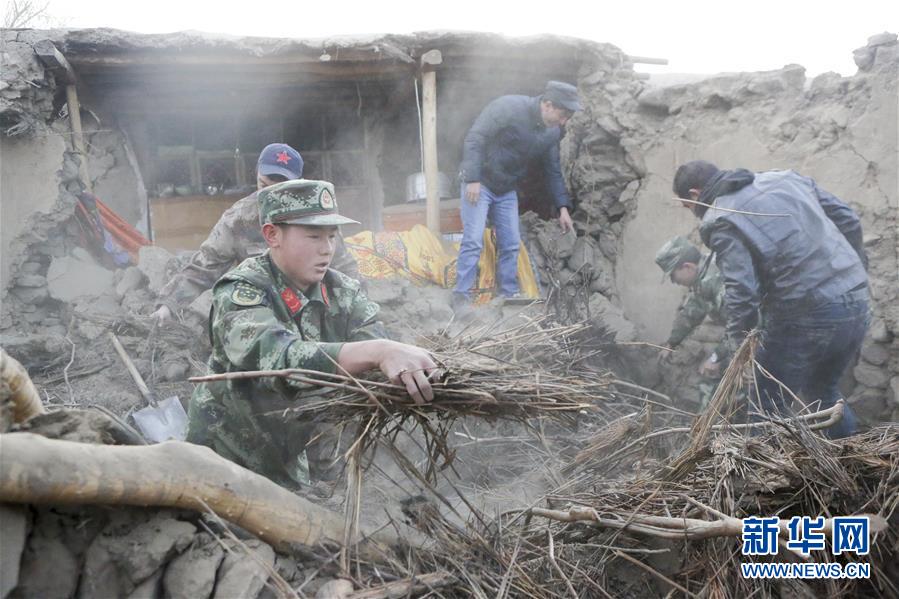 高清:新疆塔什庫爾干發生5.5級地震 官兵火速出動救援