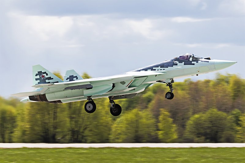 高清：俄最新T50戰機採用特殊迷彩涂裝