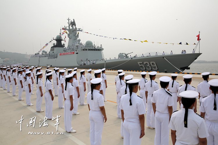 高清:蕪湖艦加入人民海軍戰斗序列