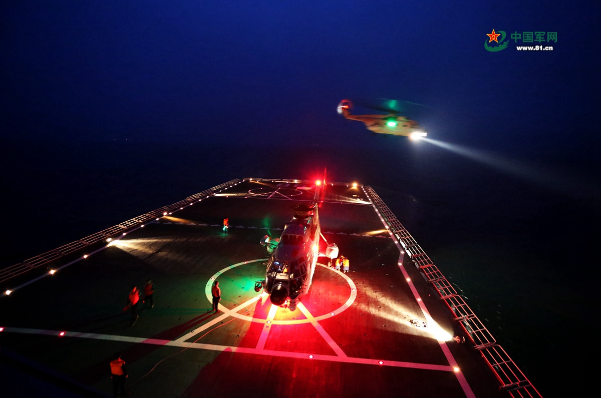 8月5日，直升機夜間起降訓練。劉健 攝