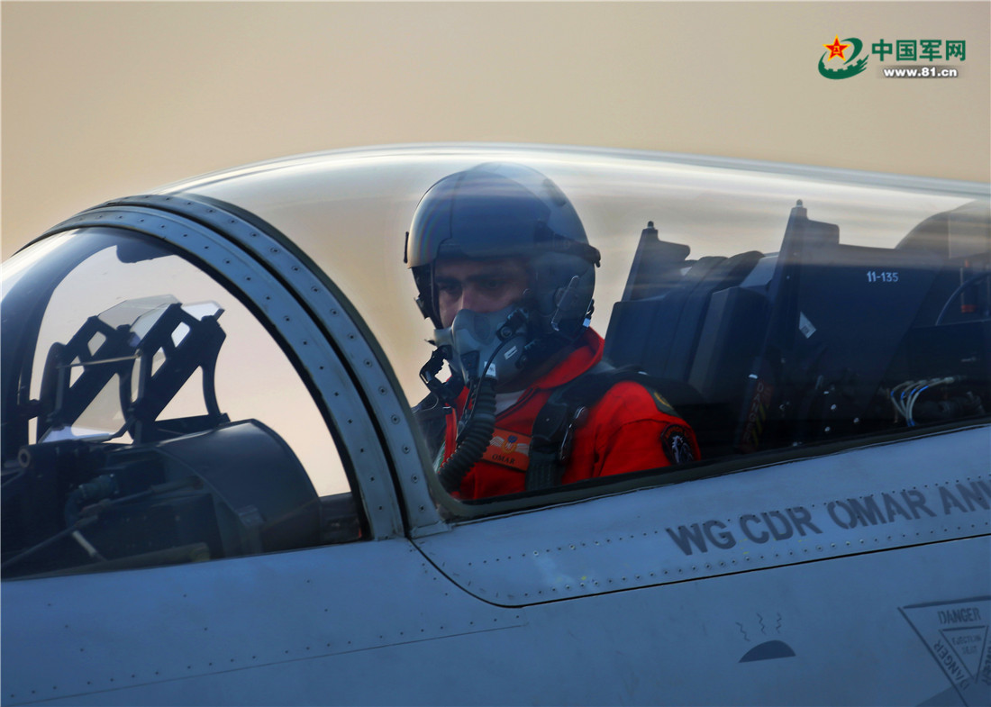 9月7日，參加中巴空軍“雄鷹-Ⅵ”多兵（機）種聯合訓練的巴基斯坦空軍戰機到達中國空軍某機場。劉暢 攝