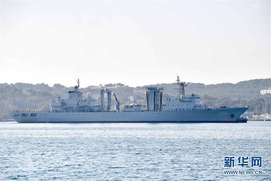 10月15日，中國海軍第二十六批護航編隊遠洋綜合補給艦高郵湖艦靠泊法國南部土倫軍港。