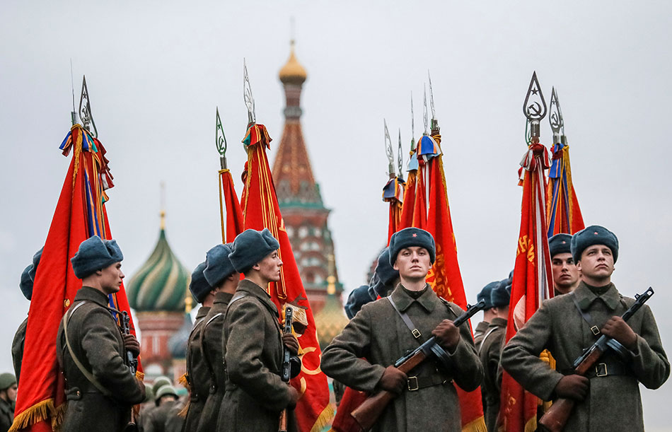 俄羅斯軍人參加紅場閱兵彩排 紀念紅軍奔赴前線