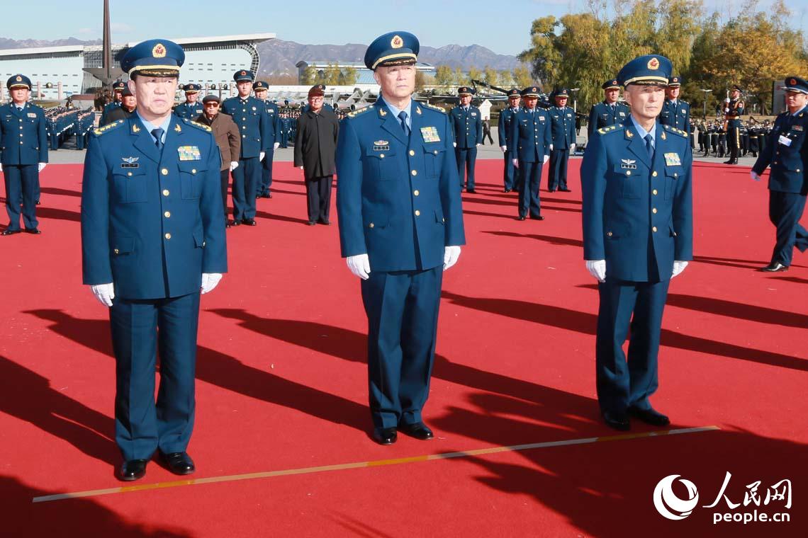 空軍在京舉行向英雄紀念牆敬獻花籃儀式【2】