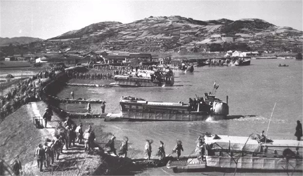 當時，華東軍區海軍第5艦隊的登陸艦編隊。