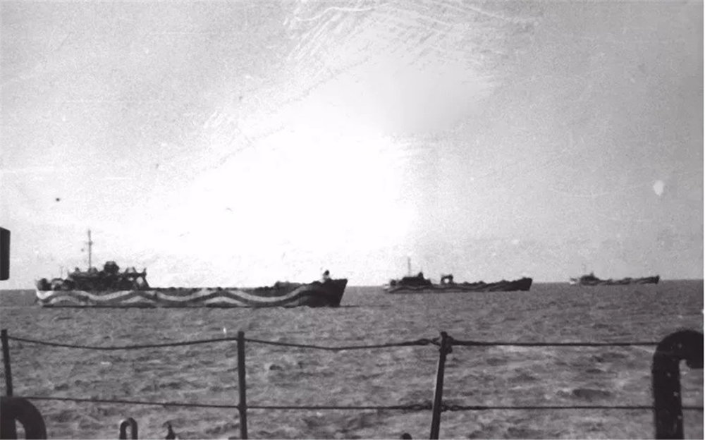 當時，華東軍區海軍第5艦隊的登陸艦編隊。