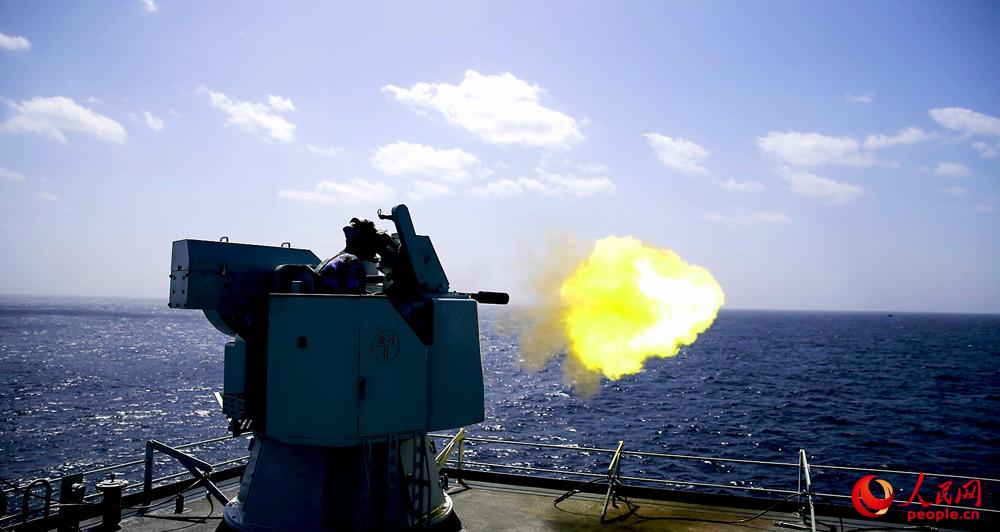 太湖艦30炮對海火力打擊 。張子棟攝