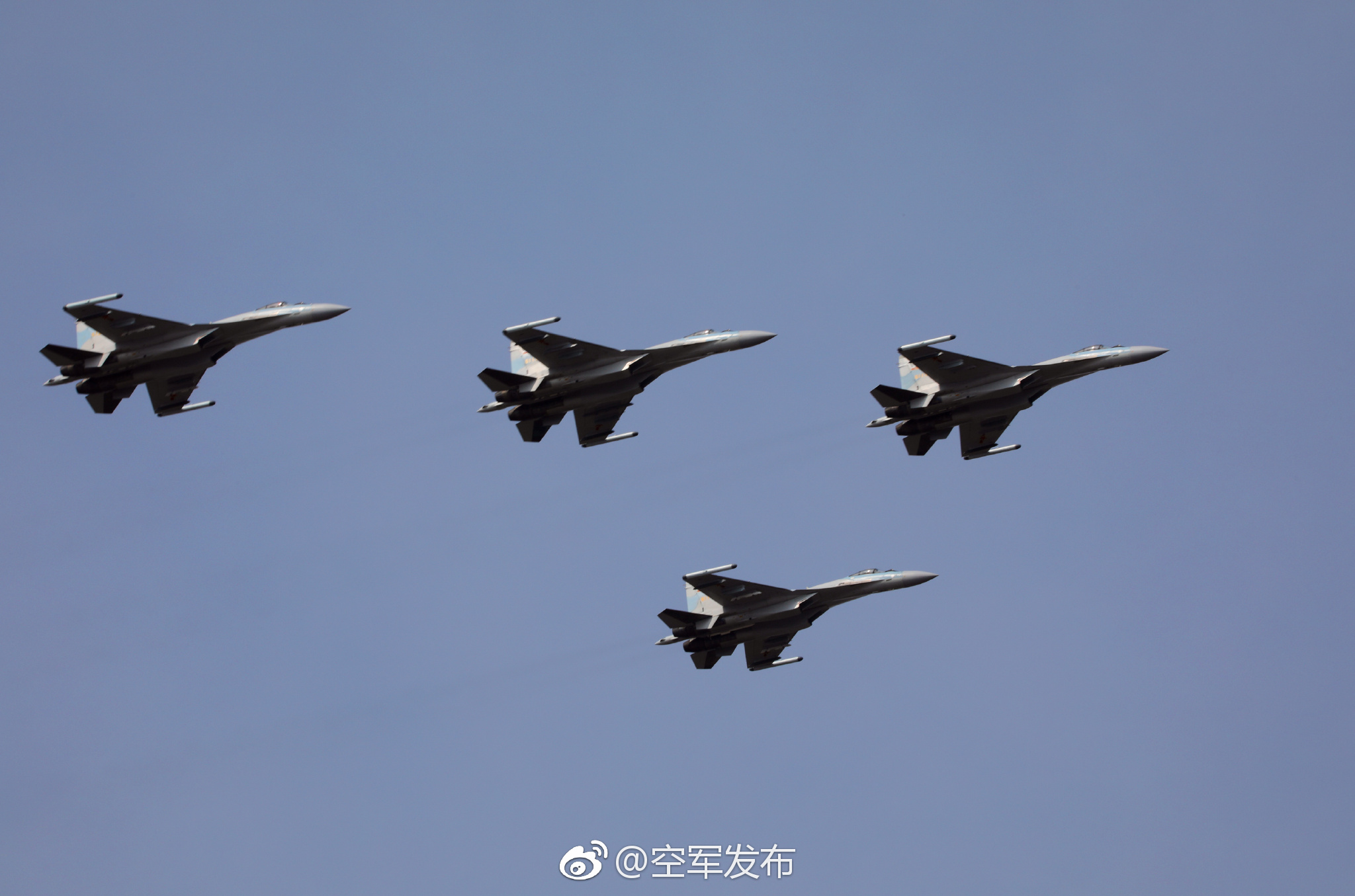 中國空軍蘇-35戰機飛赴南海戰斗巡航