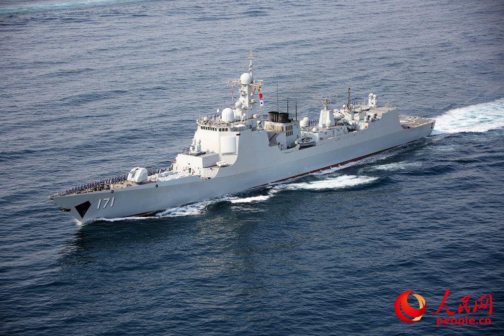 2017年8月28日，執行第27批護航任務期間，海口艦海上航行——李昌寰攝