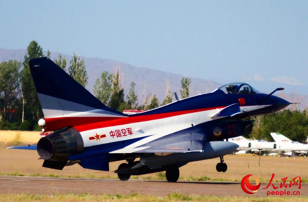 中國空軍發布赴俄羅斯飛行表演宣傳片《和平飛舞》【2】