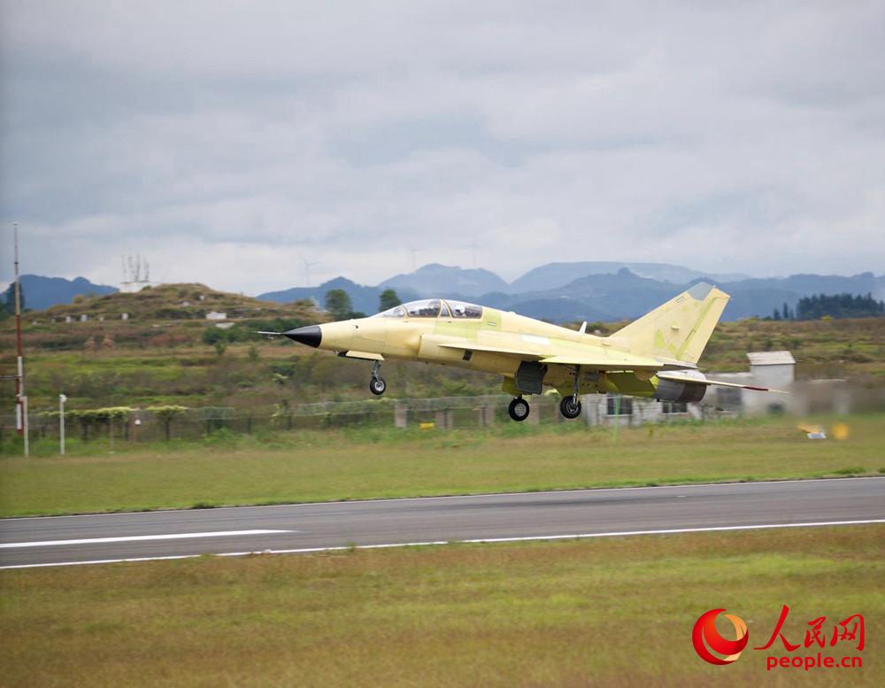 中國航空工業FTC-2000G飛機首飛成功