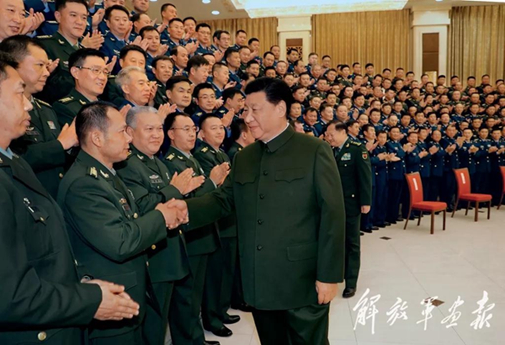 28日上午，習近平在沈陽親切接見駐遼寧部隊副師職以上領導干部。