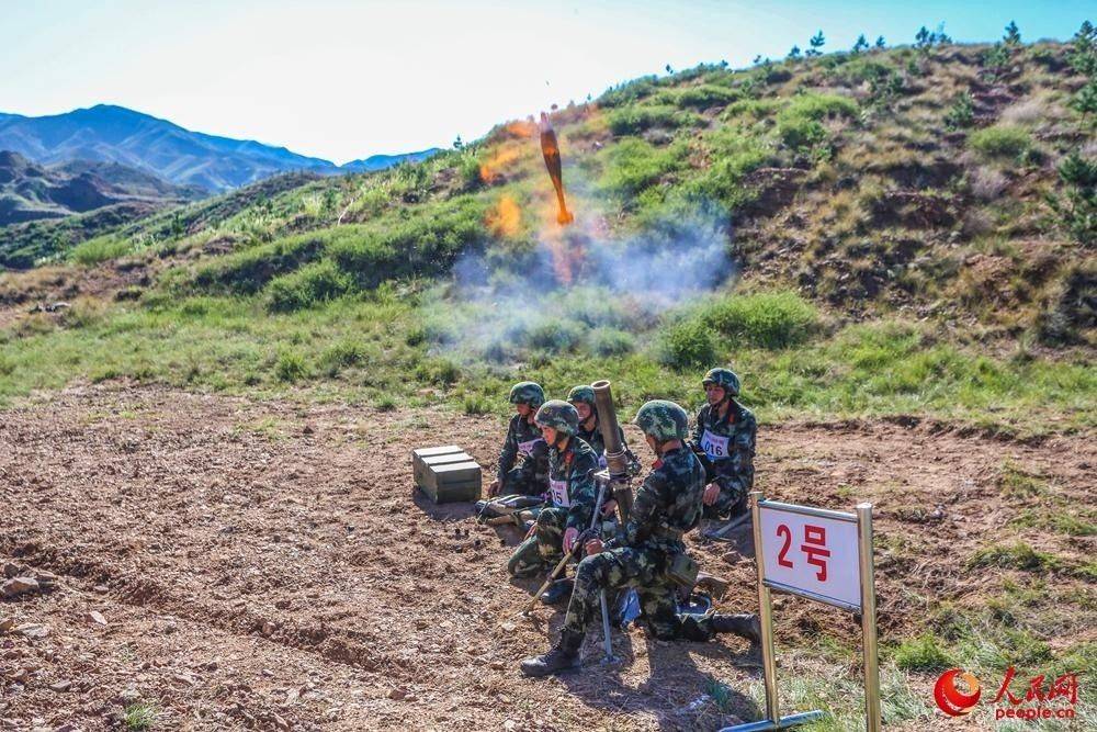 2018年武警部隊舉辦首屆“突擊”火力分隊大比武，圖為82迫擊炮分隊戰術射擊。安曉惠攝2