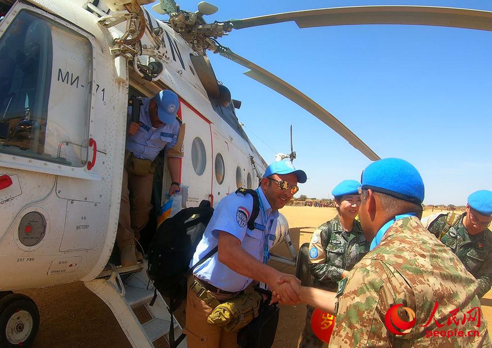 直升機運送聯非達團官員至卡布卡比亞