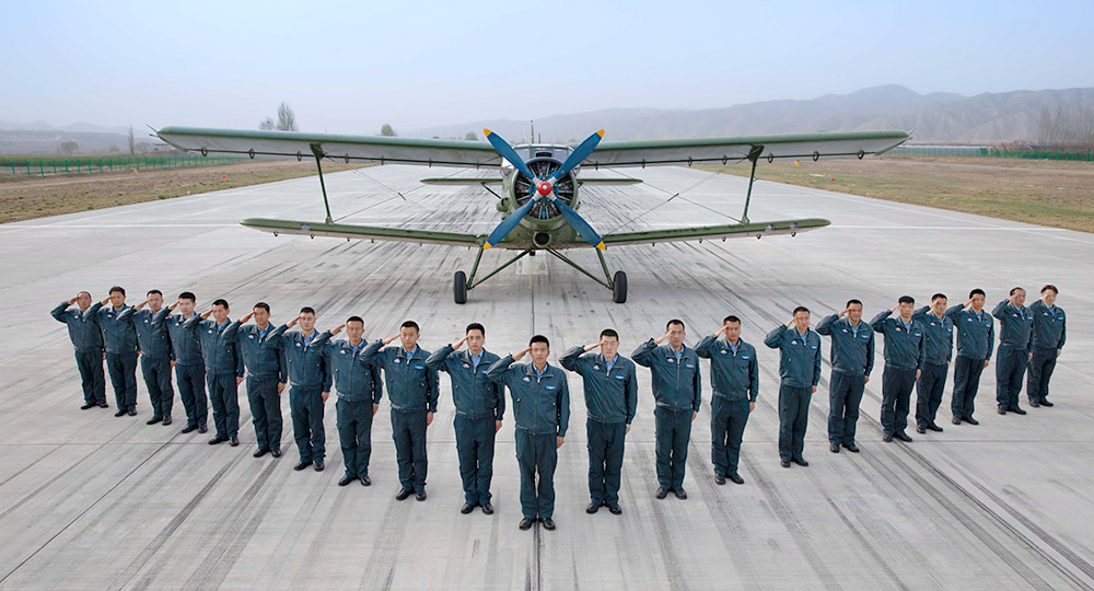 2020年6月，空軍某運輸搜救團一大隊新一代”飛播人“群像。劉暢 攝