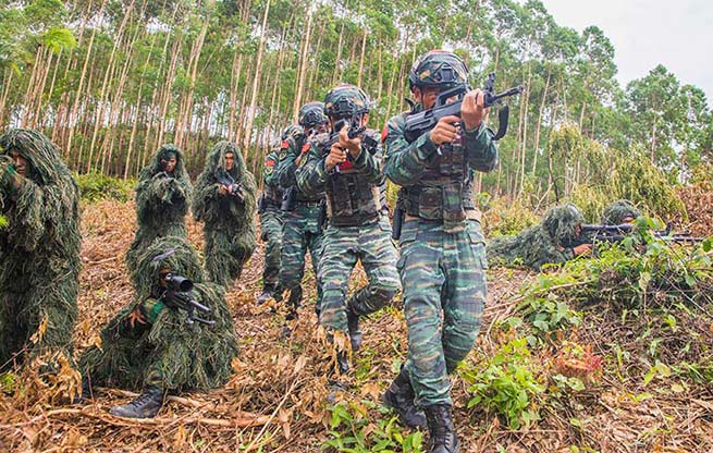 廣西來賓：武警特戰隊員開展實戰化訓練