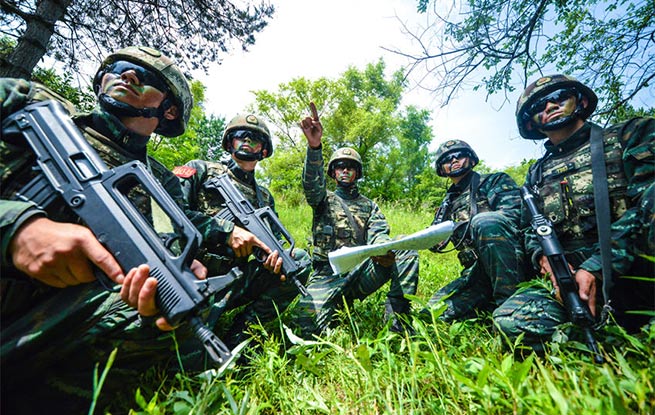 武警吉林总队机动支队开展极限训练
