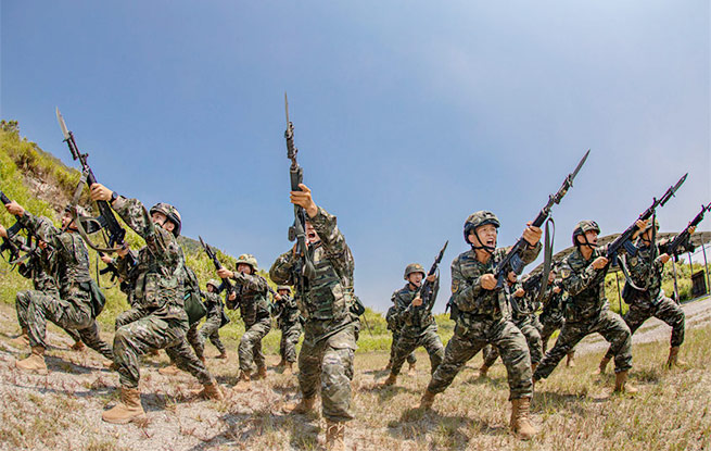 廣西賀州：崗前培訓助力新兵走向“戰場”
