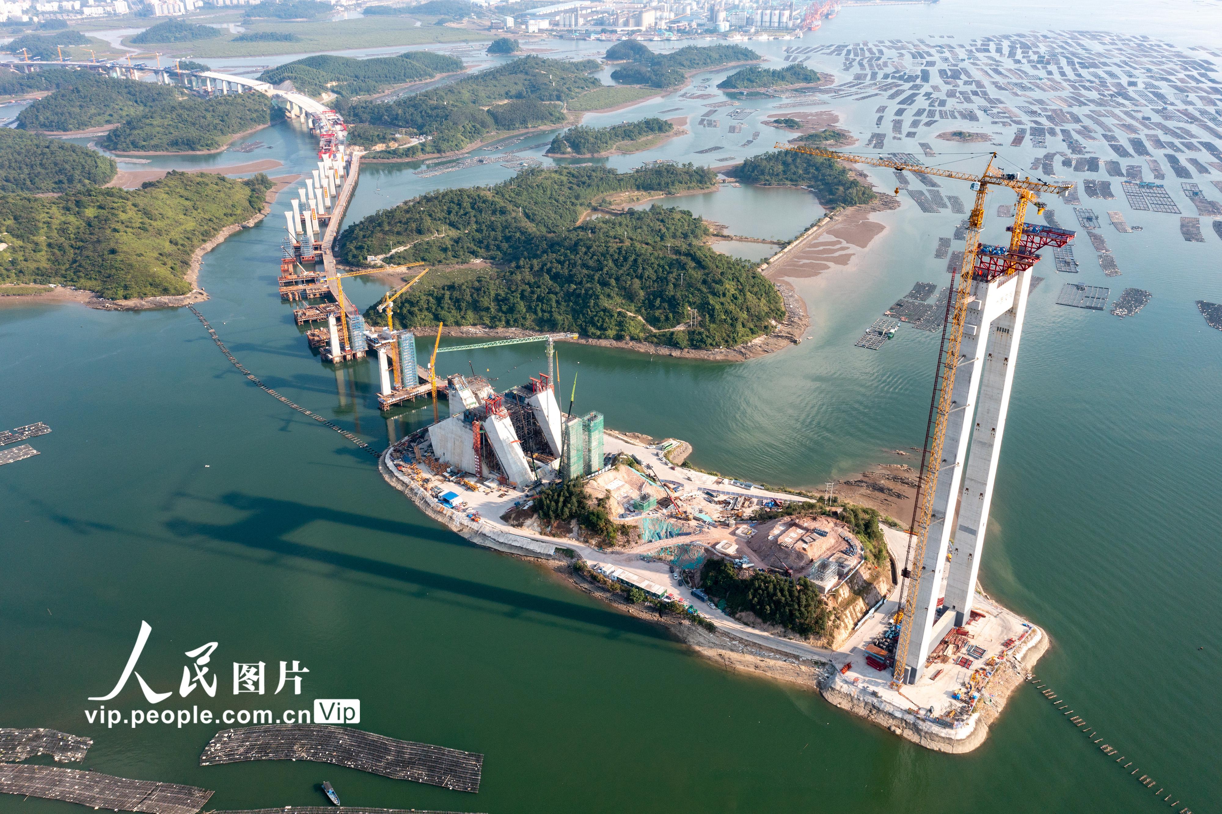 廣西欽州：龍門大橋建設忙