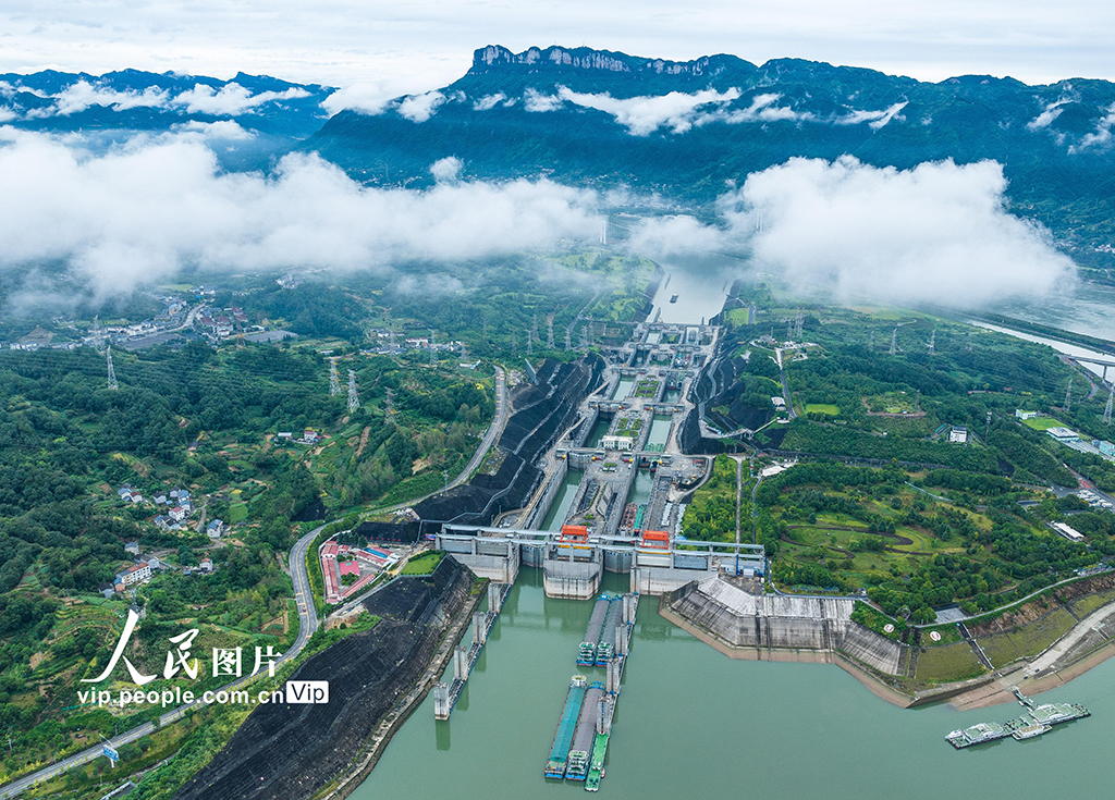 湖北宜昌：三峽船閘單月貨運量首次突破1500萬噸