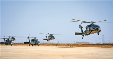 3月下旬，陆军某旅组织飞行训练。王鲲鹏摄