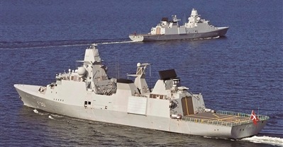 丹麥海軍2艘伊萬·休特菲爾德級護衛艦編隊航行。