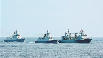 海军支队组织多艘船进行海上培训