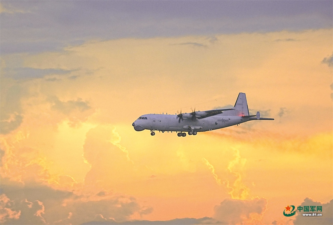 布陣海天獵“黑鯊”——海軍航空兵某部搜攻潛訓練影像