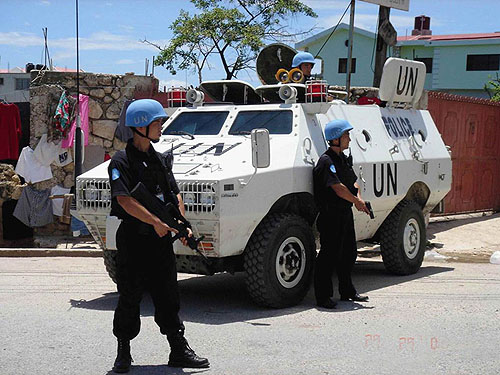 中国第4批赴海地维和警察防暴队通过联合国评