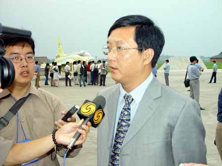 杨伟:我的未来在未来