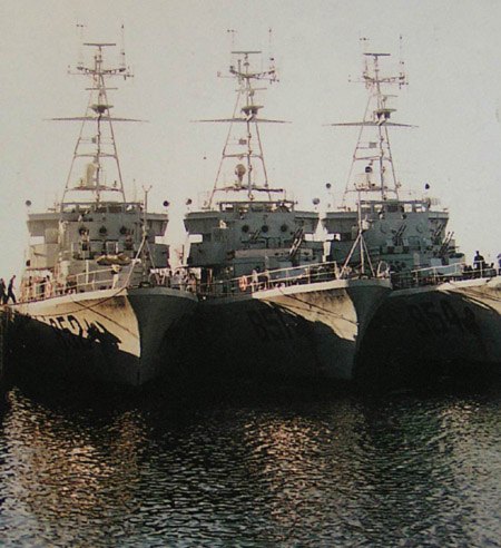 軍港內的中國新型掃雷艦編隊