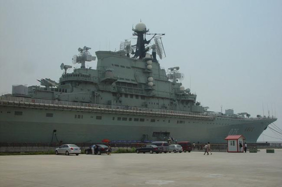 造不造航母是中国自己的事 要由中国自己决定