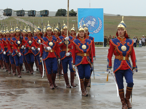 蒙古国宾依仗队在 可汗探索2007 联合军演开幕