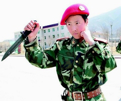 中国武警霸王花:军中无女人 琴心有剑胆(2)