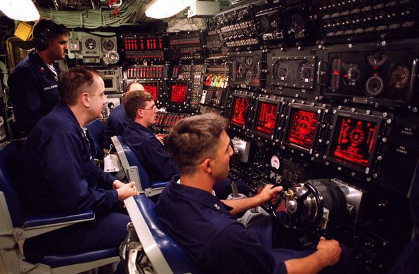 "海狼"号攻击型核潜艇现代化的驾驶舱