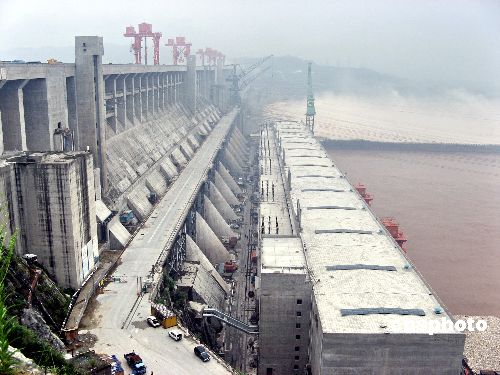 三峡大坝发电计入重庆GDP吗_为什么一定要建三峡大坝 为什么一定要建在三峡 别的地方呢(2)