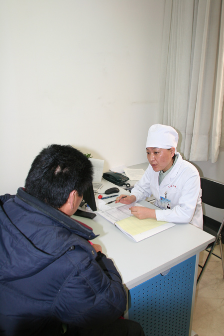 军队首家肝病心理门诊在302医院开诊 (3)