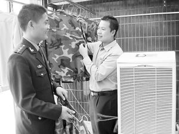 广州军区某部三站为班排哨所安装除湿器