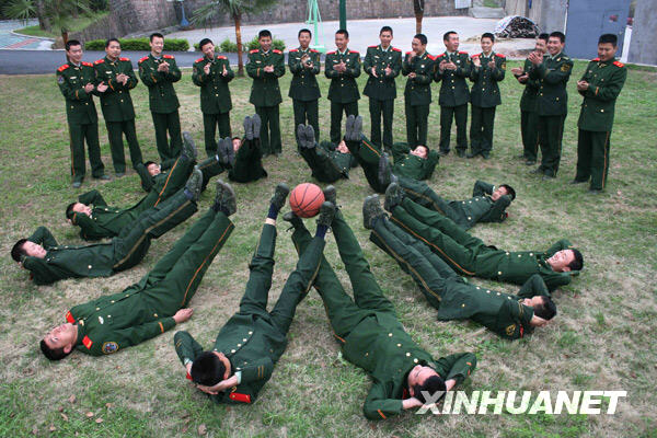 心理行为训练,以提高新战士团结,互助的意识,帮助他们尽快适应部队