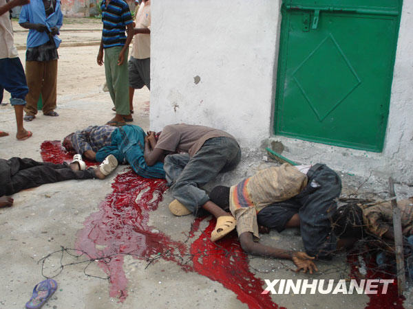 组图:索马里首都摩加迪沙发生战火造成17人死亡(3)