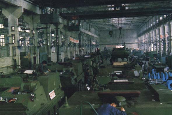 资料图:中国军工装甲车生产车间