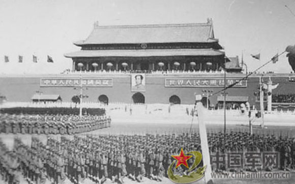 1951年大阅兵:第一次出现军事院校方队 (4)