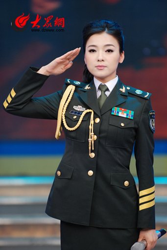 解放军<em>女歌手</em>唱哭台湾老人 观众称乡音<em>动听</em>--中