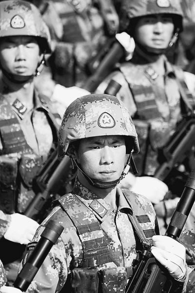 八一之声·中国特种兵系列报道之二:铁血浇铸